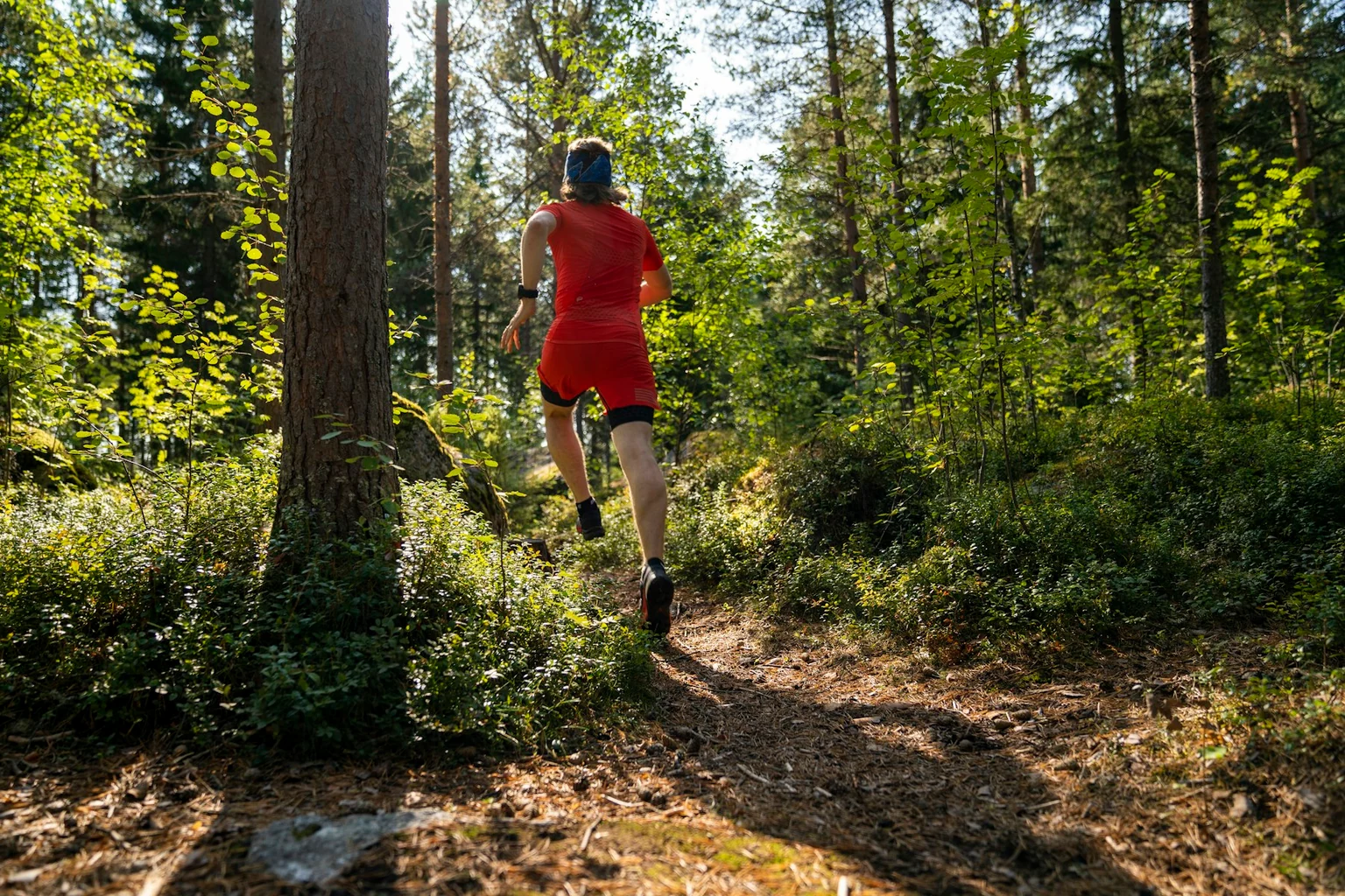 Photographie éditoriale en lien avec « Courir sous la pluie : équipement, visibilité et décision d’annuler »