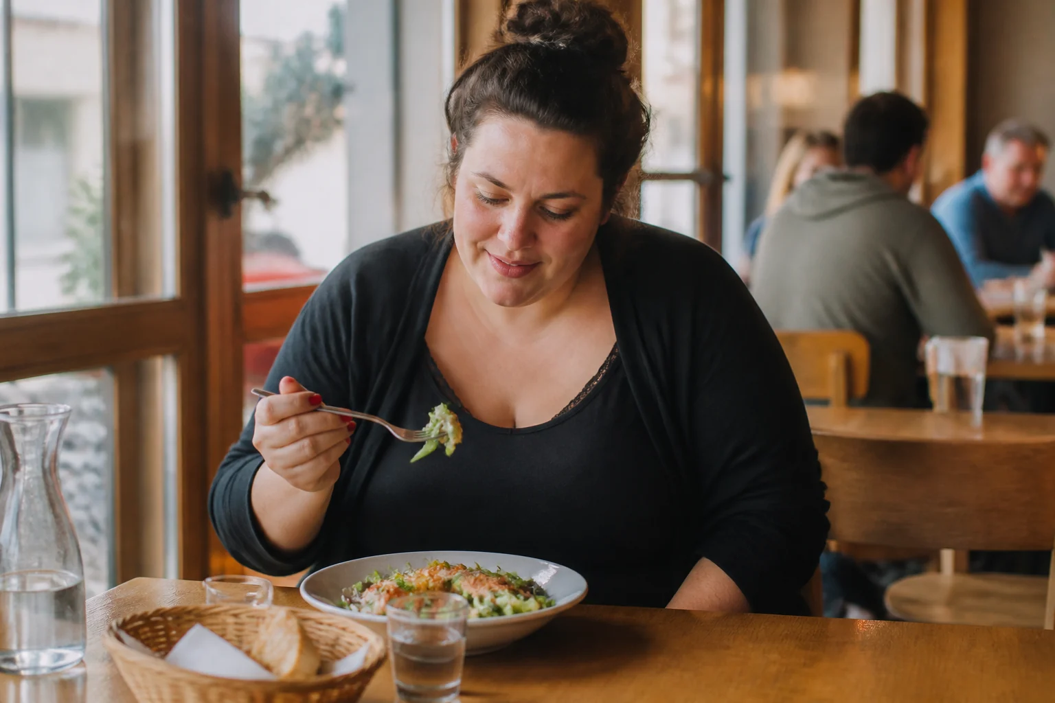 Photographie éditoriale en lien avec « Restaurant et perte de poids : commander sans calculer toute la carte »