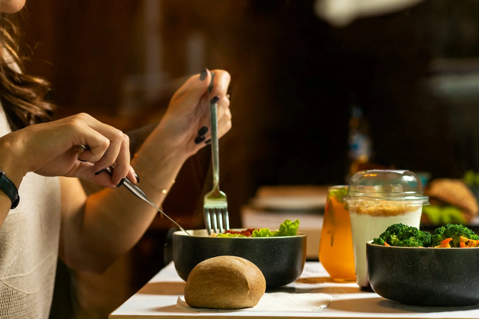 Photographie éditoriale en lien avec « Syndrome prémenstruel : que peuvent réellement changer repas, caféine et sel ? »